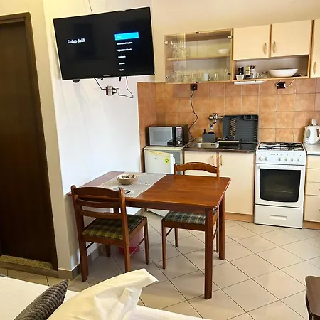 Cozy Studio, Rosi 1, With Free Public Parking And Free Wifi Appartement Pula