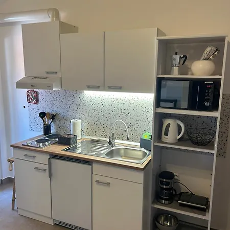 Cozy Studio, Rosi 1, With Free Public Parking And Free Wifi Appartement *